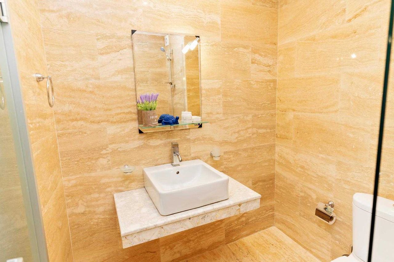 Продава се Хотел в к.к. Слънчев бряг - 8000 кв.м за 688 €/кв.м - Снимка #6
