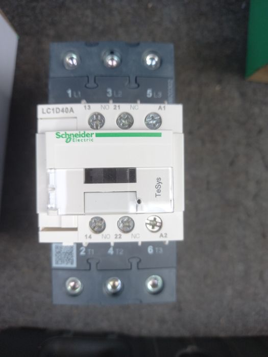 Контактор 110 24 Schneider