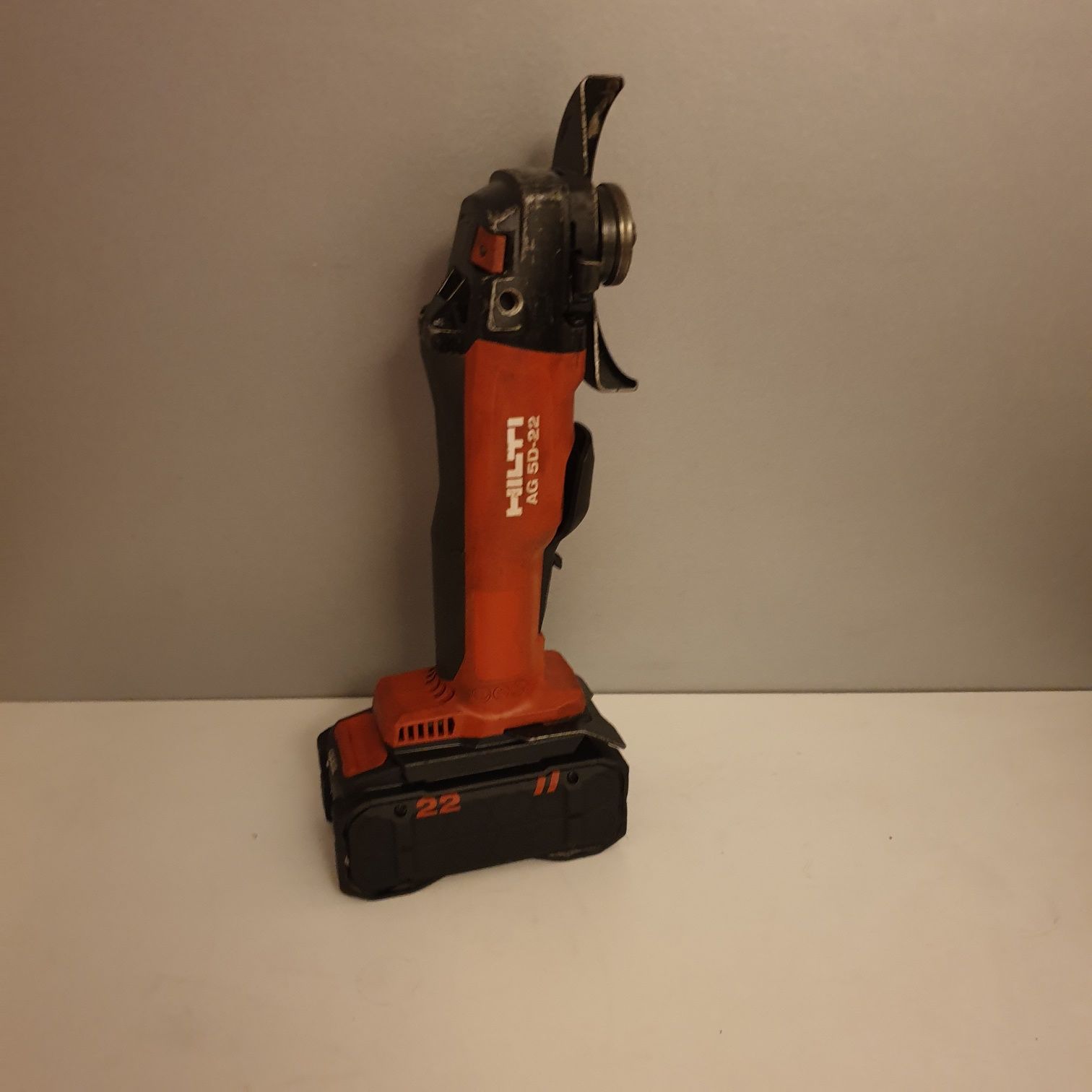 Hilti Nuron AG 5D-22 Polizor unghiular Brushless 8.0AH Li-Ion 2022