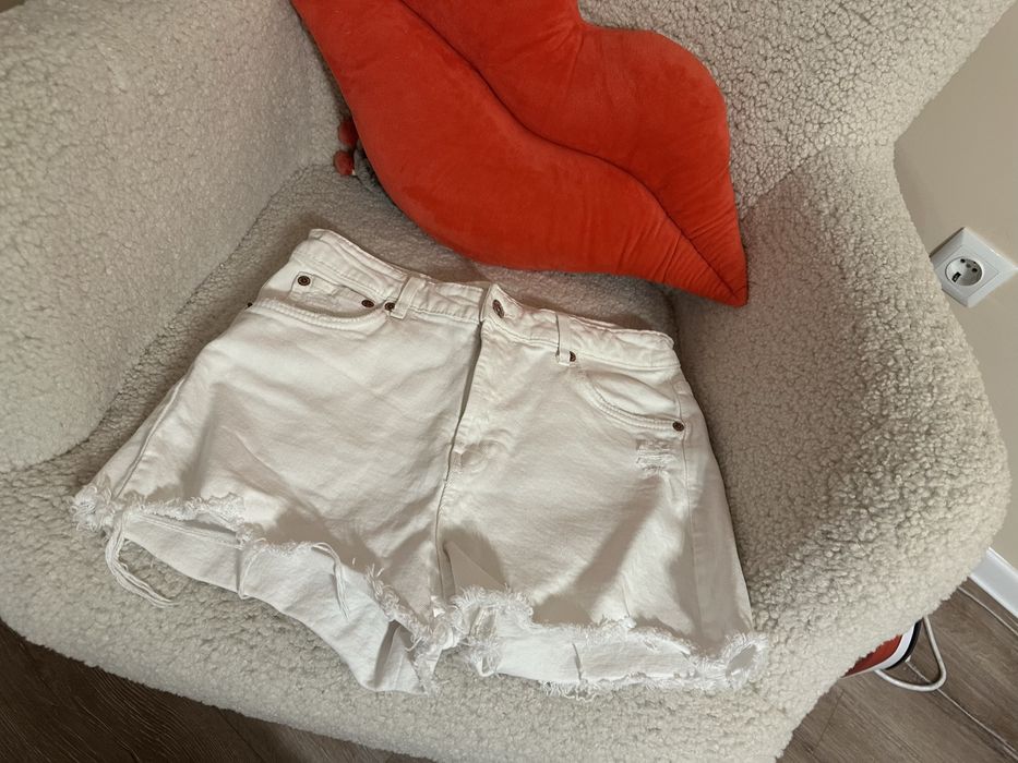 Къси панталонки Zara