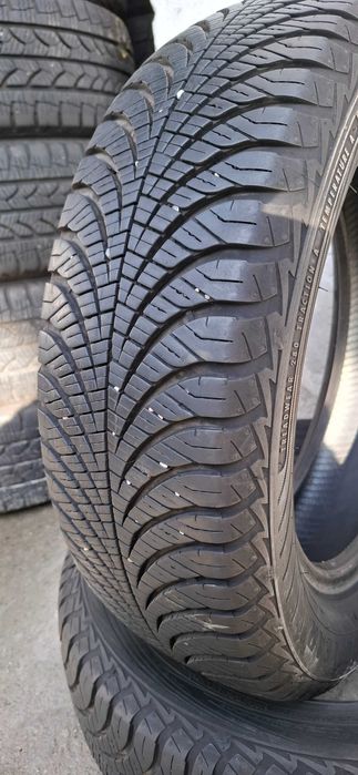 2бр. 175/65/15 Goodyear 7mm грайфер, дот 20г. Безплатен монтаж