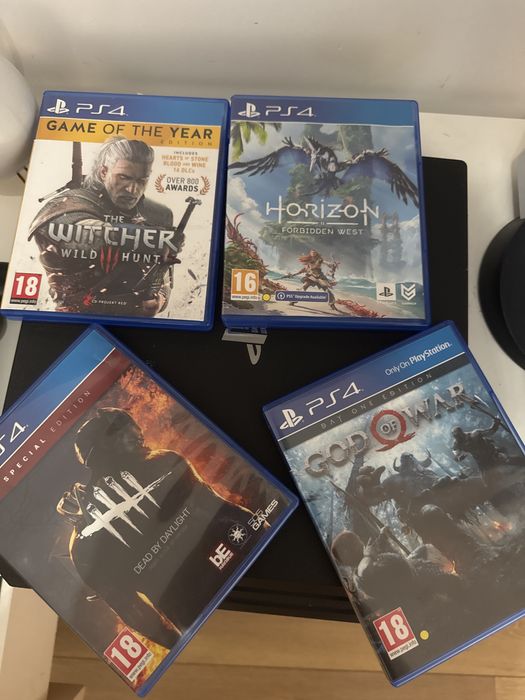 Consola Sony PlayStation 4 Pro + controller + 4 jocuri