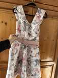 Rochie florala, midi, noua, fara eticheta, cu cupe la nivelul sanilor