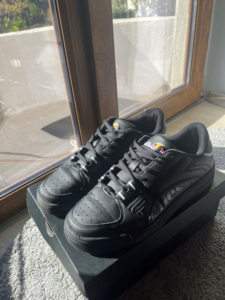 Ellesse black edition номер 42,5