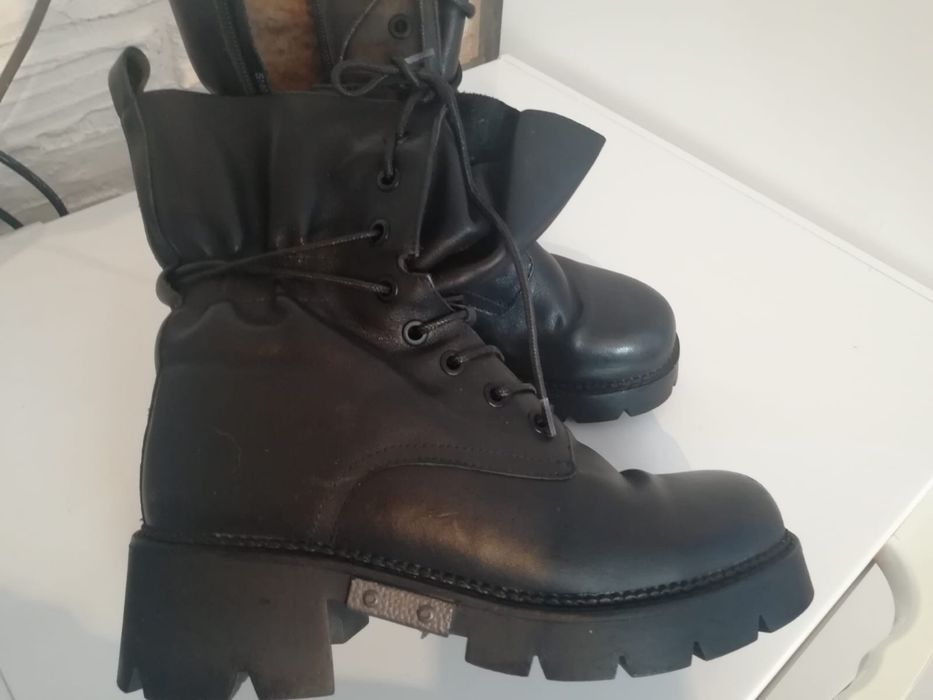 Продам зимние ботинки