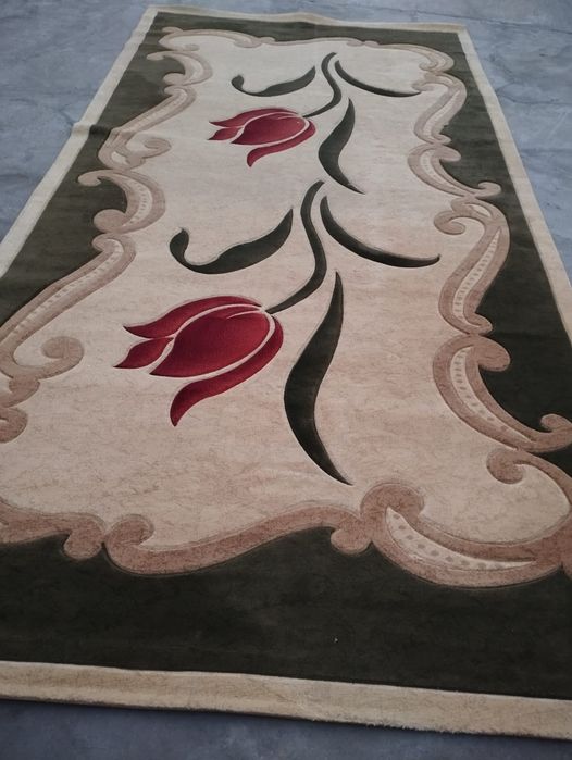 Ковер .Размер 2,5*5.Выбитый .Очень толстый