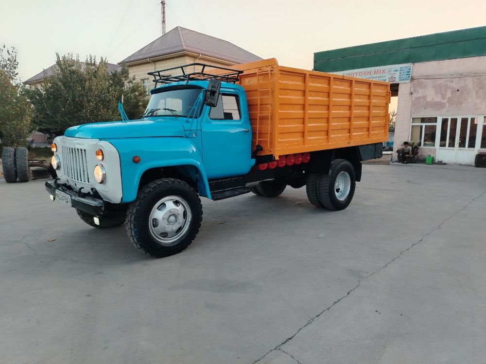 Gaz  53  sotiladi.