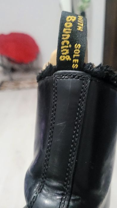 Bocanci Dr. Martens 1460 îmblăniți,  piele naturală, mărimea 40