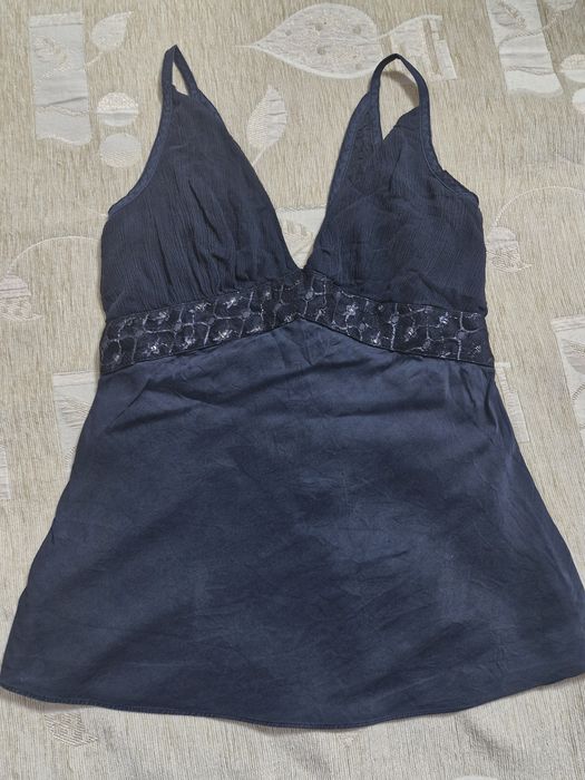 Vând top Mango N