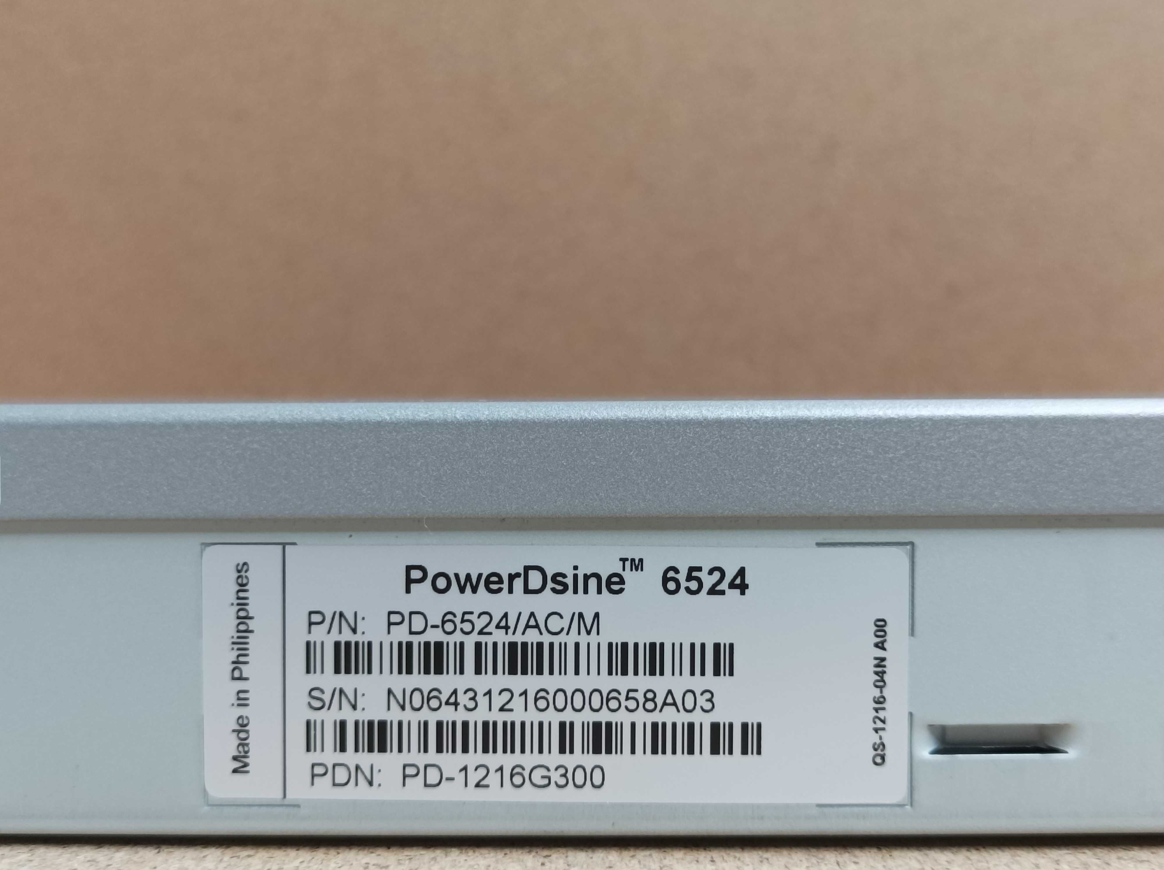 switch cu management Microsemi 6524 - 24 porturi
