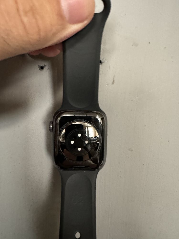 Apple Watch Series 6 44mm часы