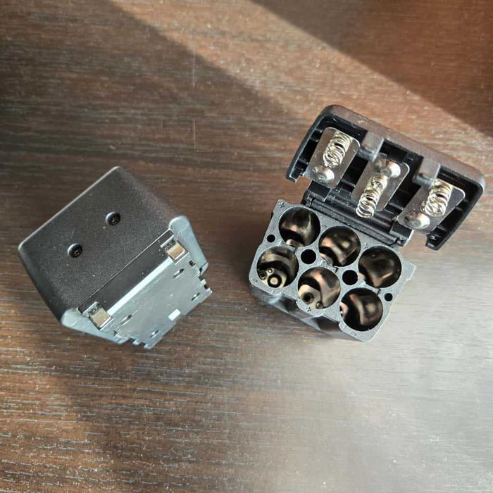 Set adaptoare baterii pentru lămpi LED (6 baterii R6) cu montura Sony