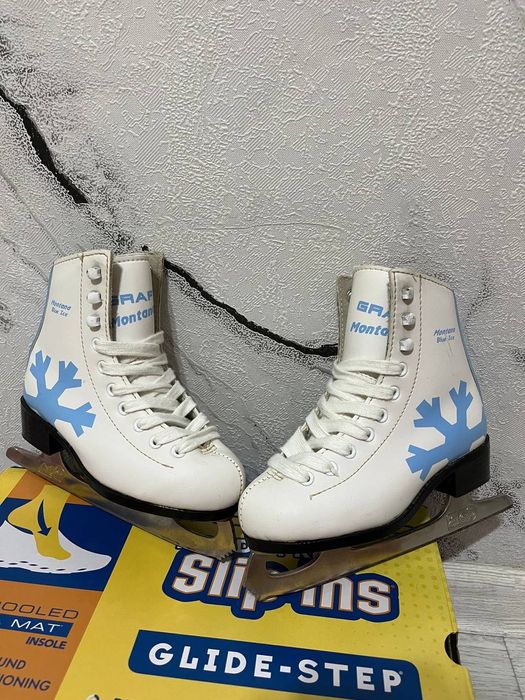 Коньки на девочку