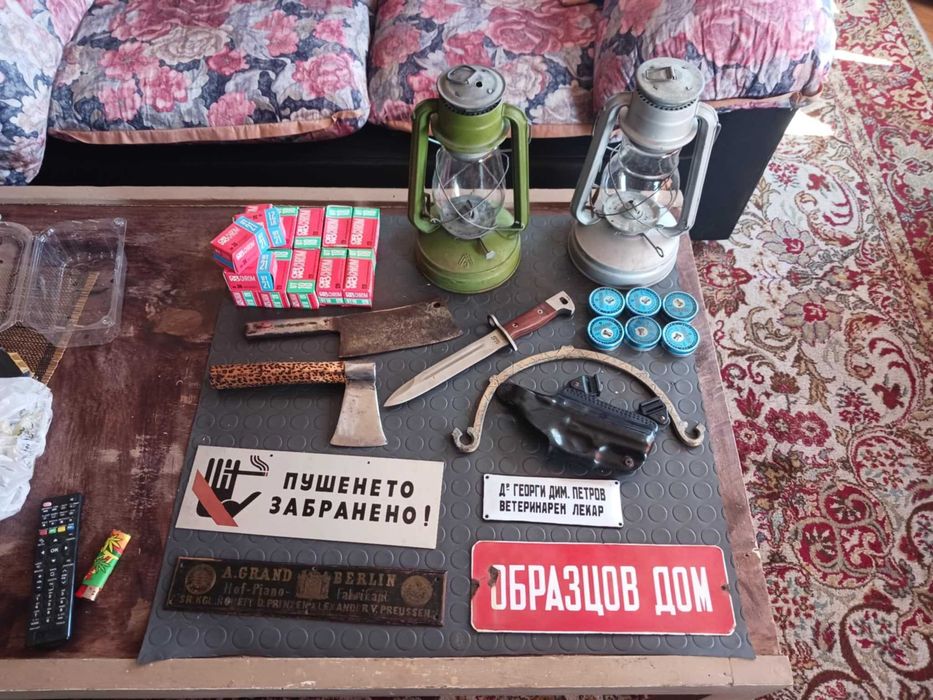 Разни неща за вашия кът 12 лева Бройка