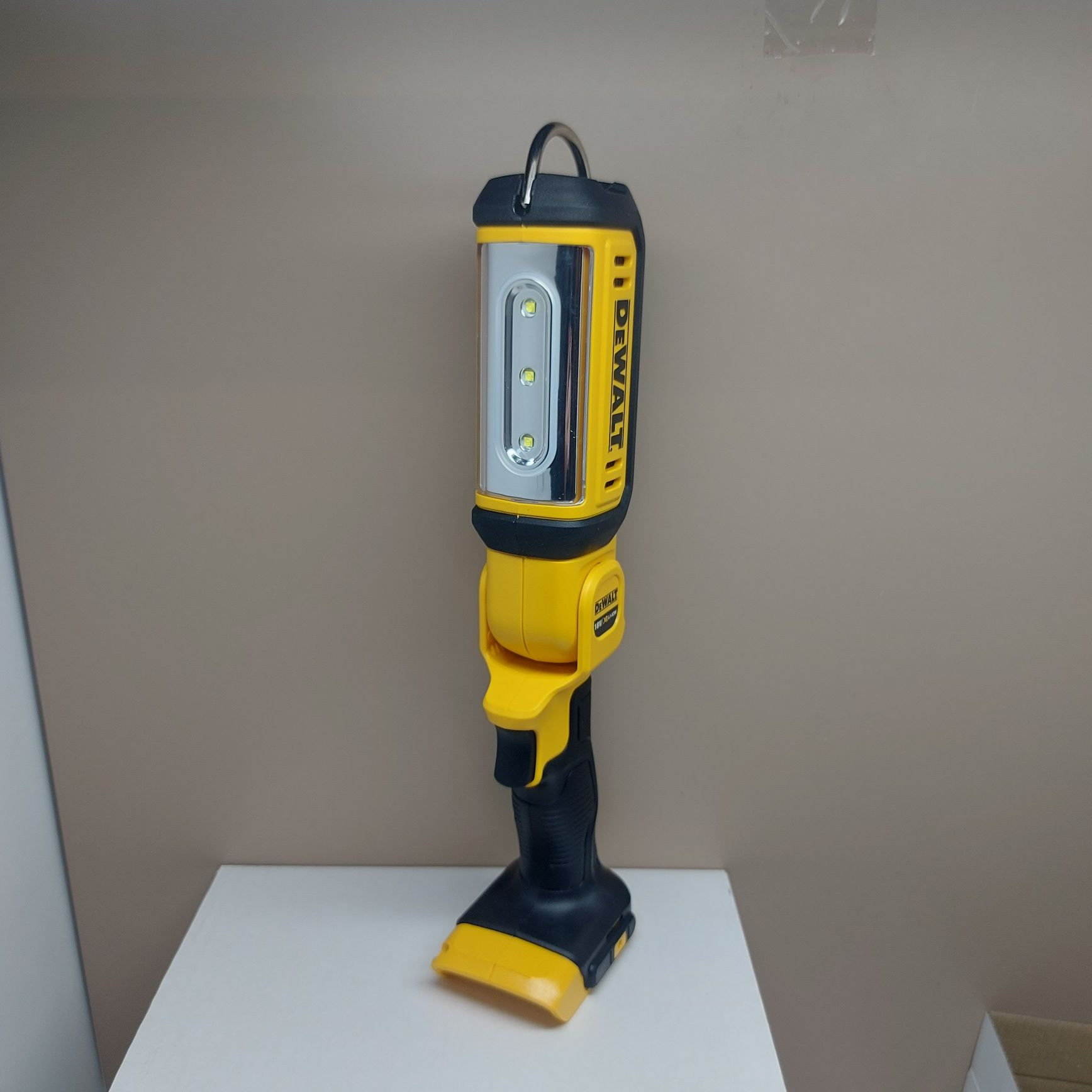 ПРОМОЦИЯ.Led фенер Dewalt DCL050