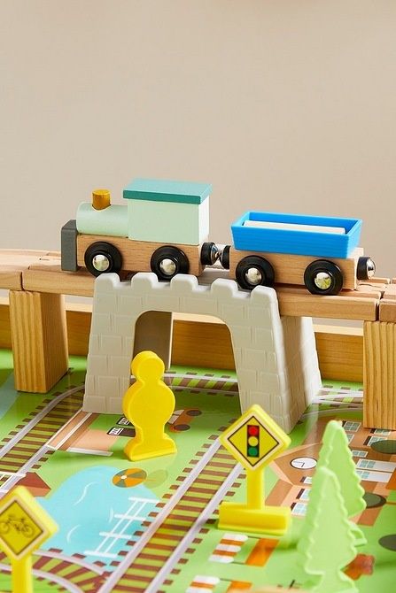 Градски влаков комплект за игра върху маса 50 части