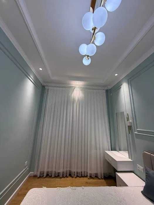 площадь — 48 м² 1-комнатная квартира в жилом комплексе Royal House ;