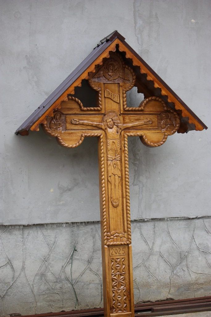 Troiță Cruce sculptată manual