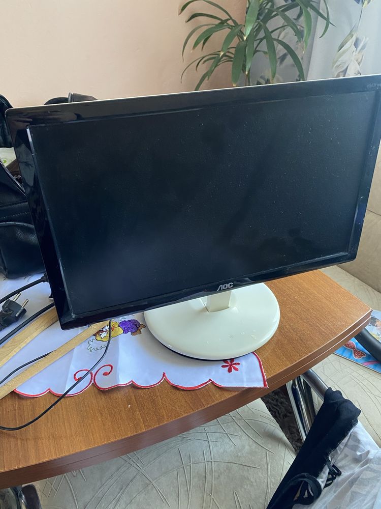 Monitor AOC 19 inch 60 hz VGA fara HDMI