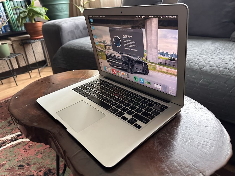 MacBook Air (13-inch,  2014)