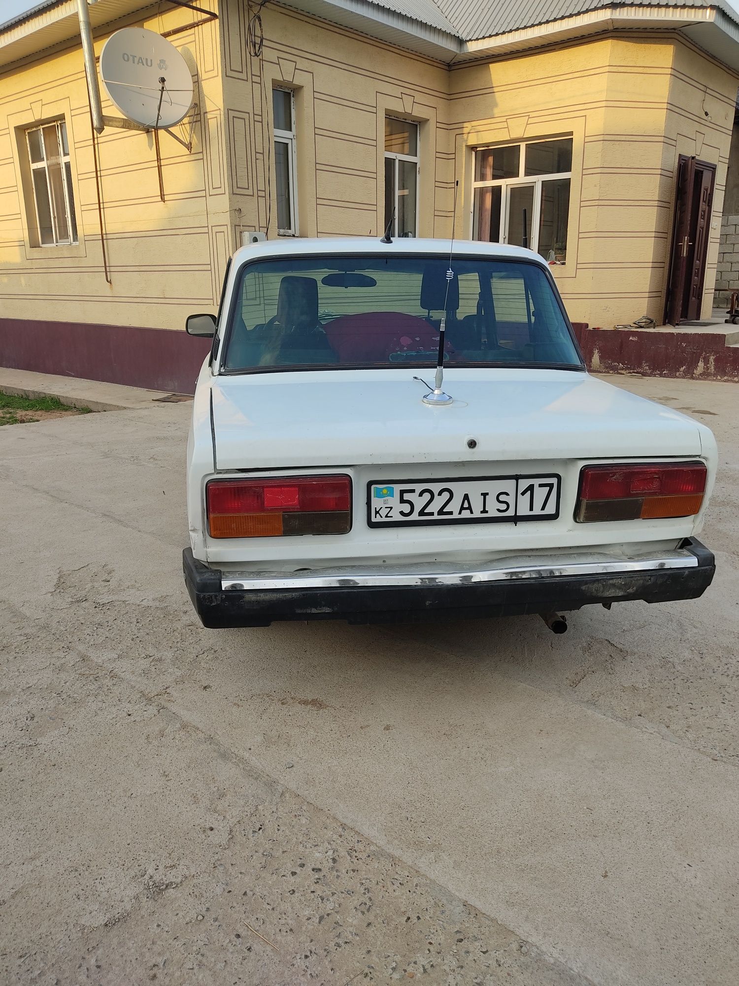 Жигули ВАЗ 2107 Lada