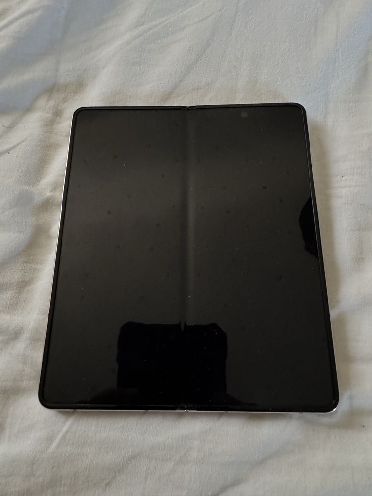 Samsung galaxy Z Fold 4. 512Gb/12Gb