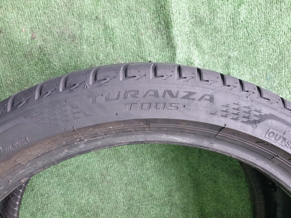 Anvelope 225 40 18 vara bridgestone