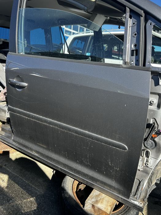 Ușă dreapta față Volkswagen Touran 2012