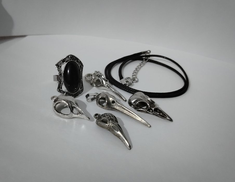 Готические подвески и кольцо