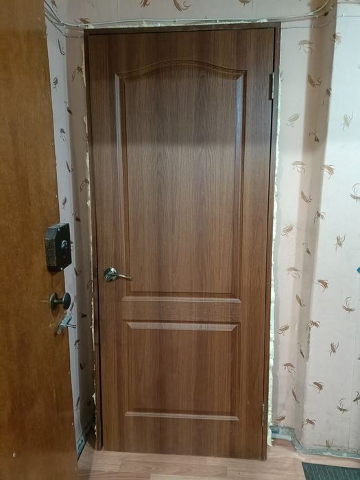 Продам дверь шир. 80см выс 2м в отличном состоянии без царапин.