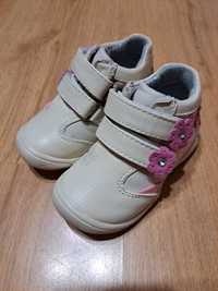 Бебешки обувки и пантофки