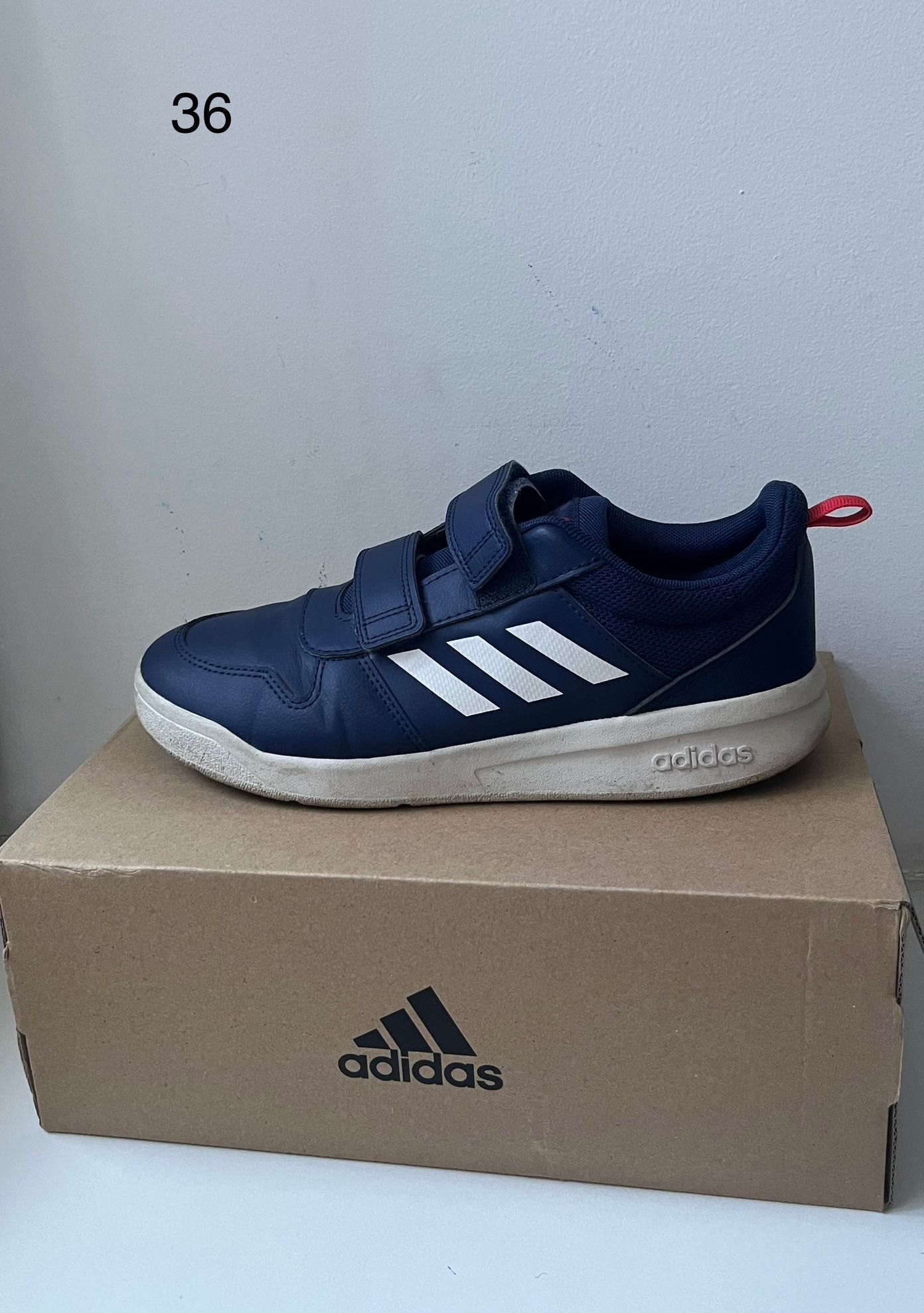 Кроссовки Adidas р.36