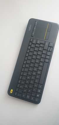 Vând tastatura wireless Logitech K400+ gri