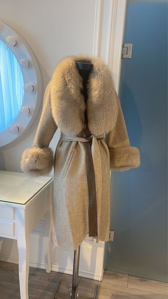 Palton Alpaca cu blana de vulpe, culoare Gri si Bej, marime S si M