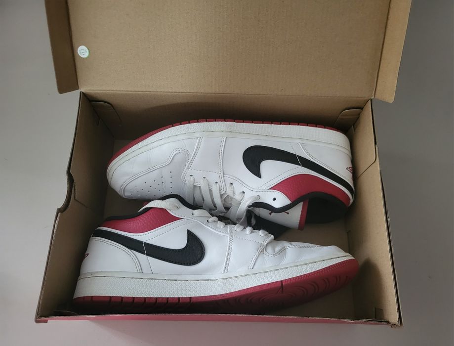 Air Jordan One University Red