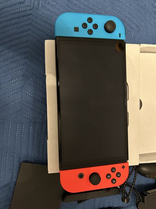 Consola Nintendo Switch OLED (Blue/ Red Joy - Con) + joystick