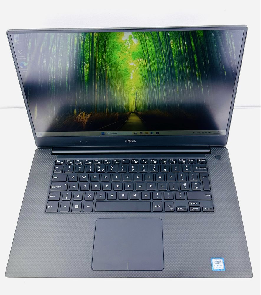 Dell Precision 5520 15.6" i7-7820HQ 32GB RAM 1TB SSD Перфектен!
