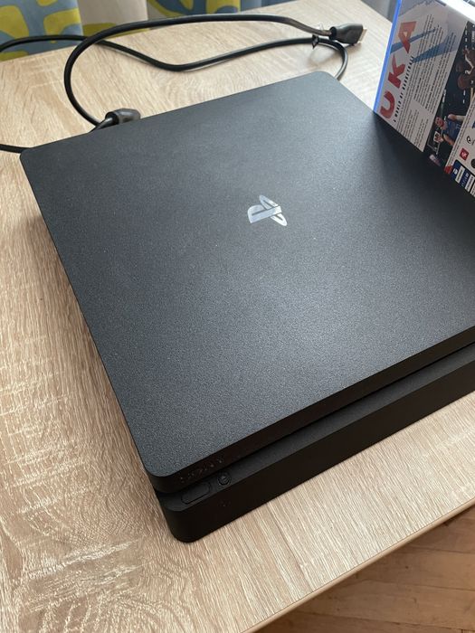 playstation 4 slim 1TB cu 9 jocuri nba2k,fifa,sonic,skate,gran turismo