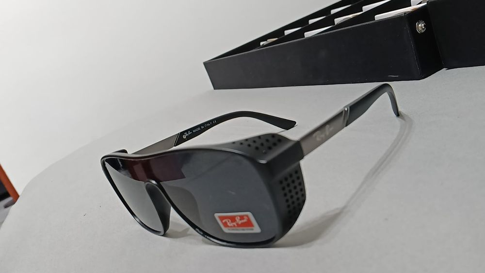 Ochelari de soare noi