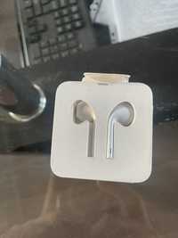 Оригинални слушалки Apple с кабел