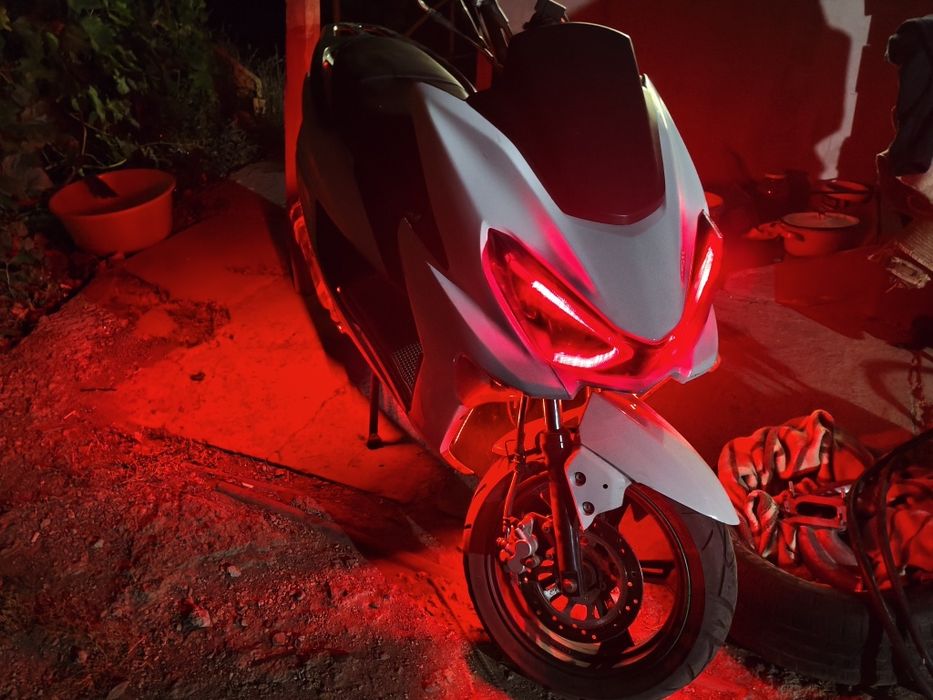 Продам скутер Макси