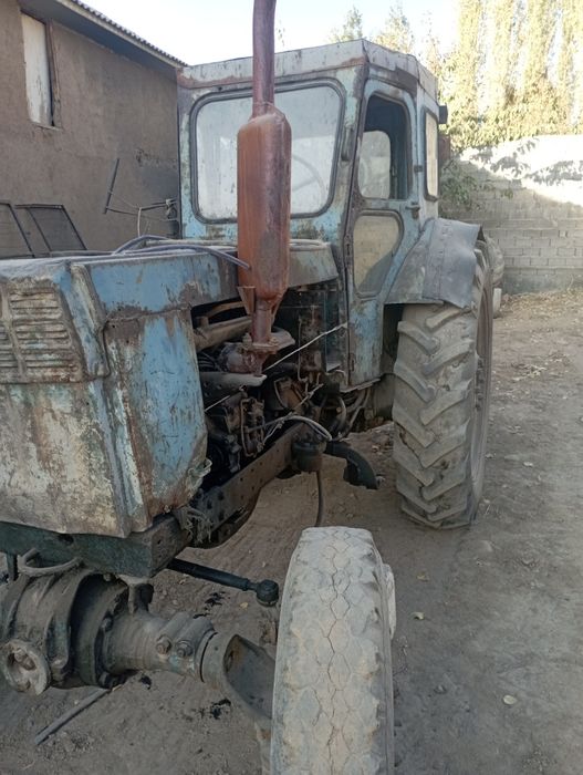 Traktor T40 sotiladi