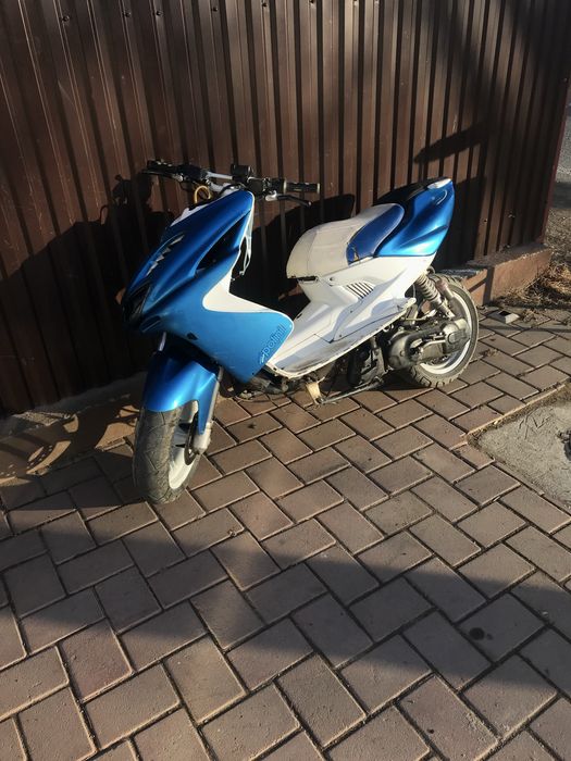 Vand yamaha aerox de 80cc functional
