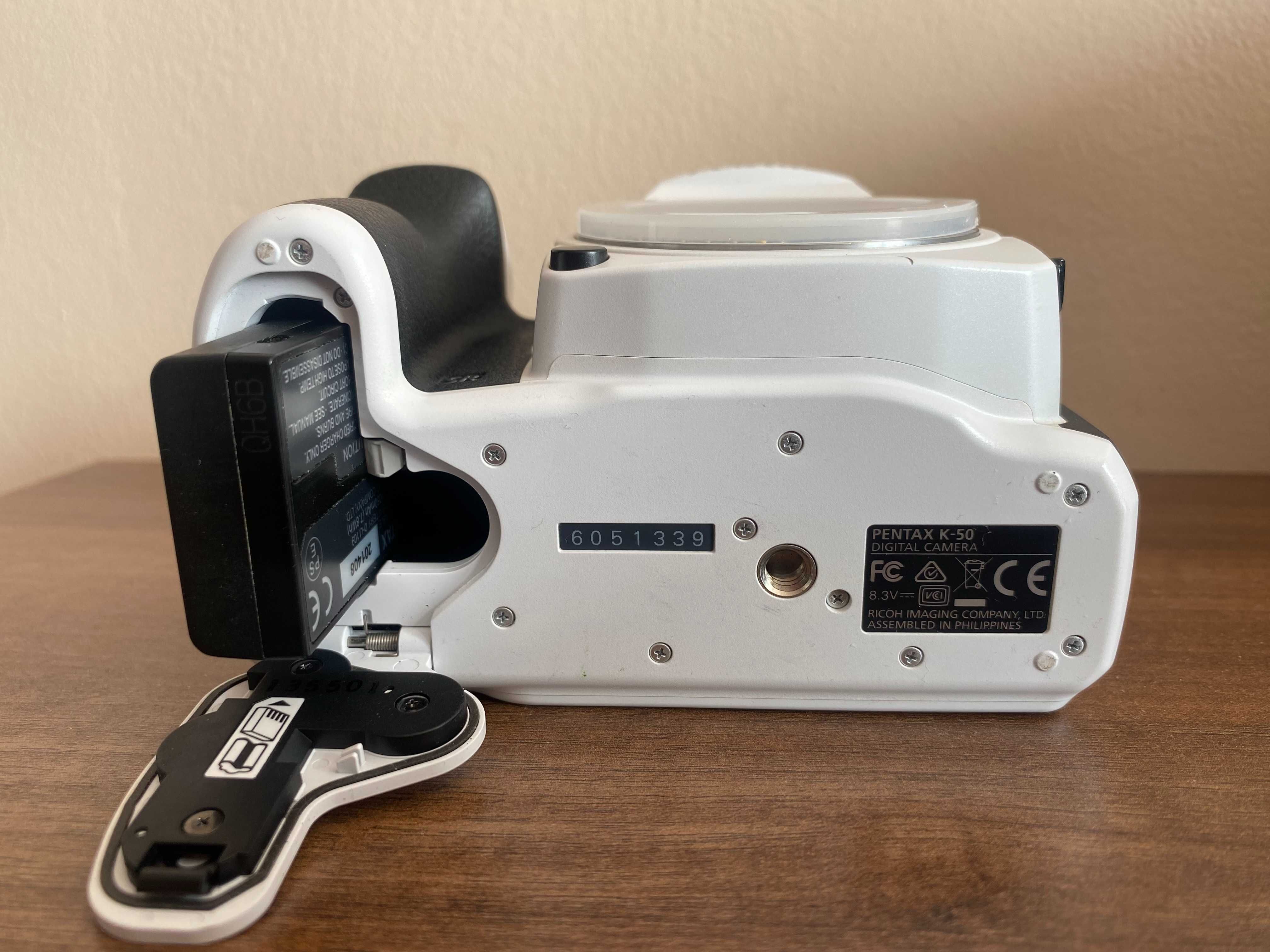 DSLR Pentax K-50 body