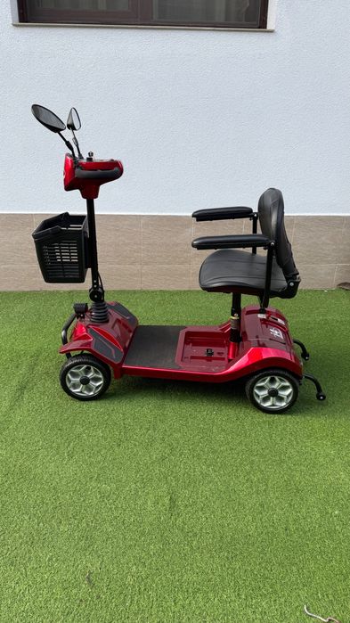 Продавам електрически скутер с 4 колела - Варна