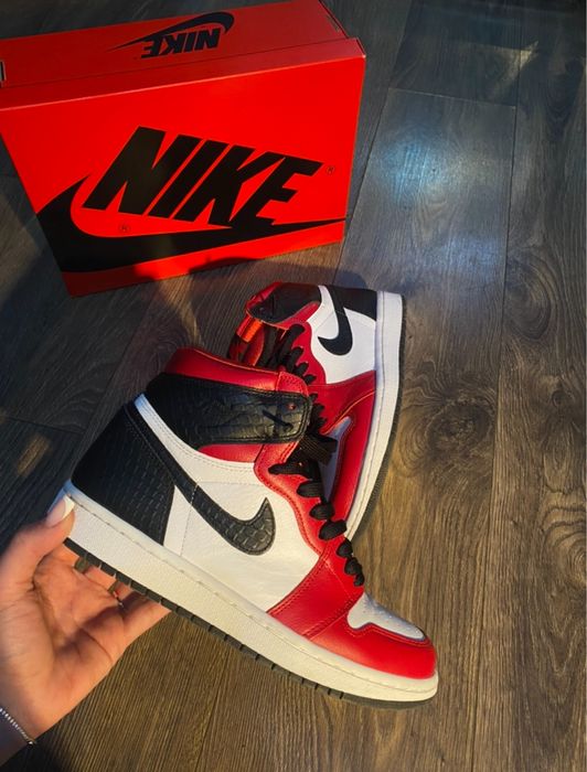 air jordan 1 retro high “satin snake chicago”