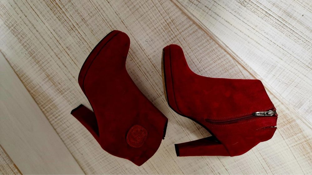 Ghete piele întoarsa Tamaris