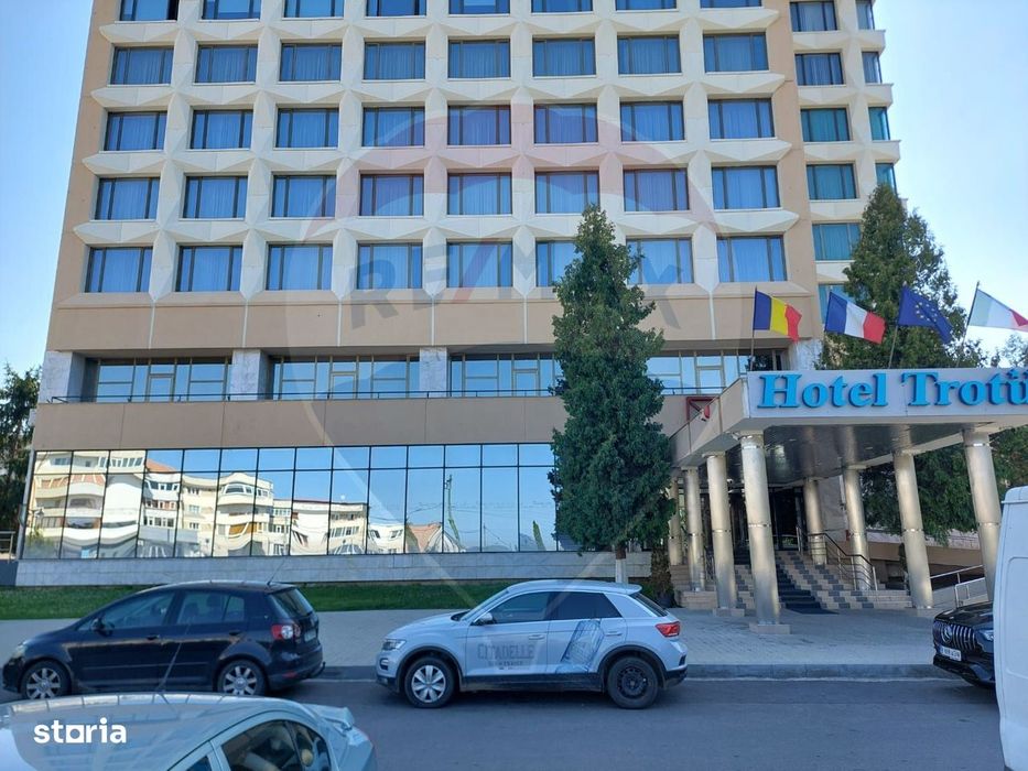 Spatiu comercial  de închiriat în zona centrala a mun Onesti