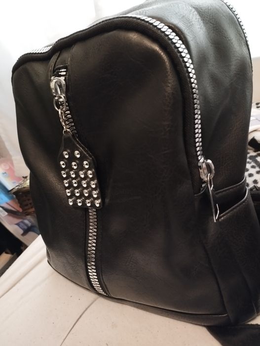 Черна Кожена раница