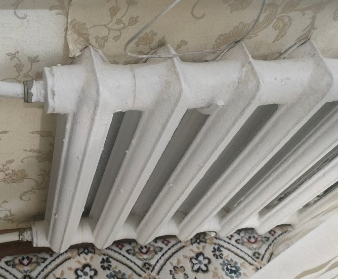 Батарейки  состояние хорошее, чугунная и  биметалл